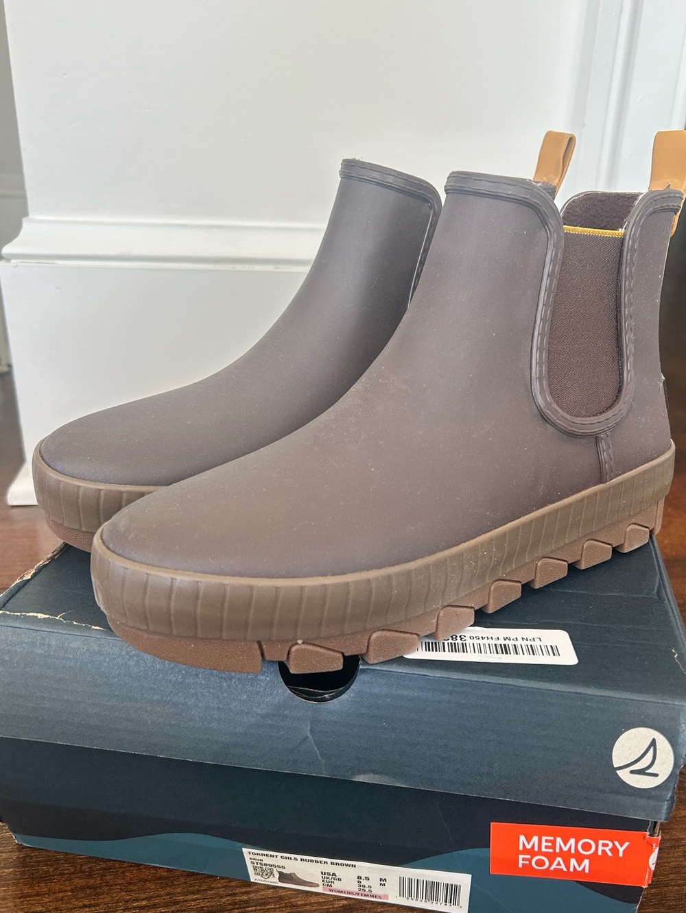 NWT Sperry Torrent Bootie 8.5 Brown